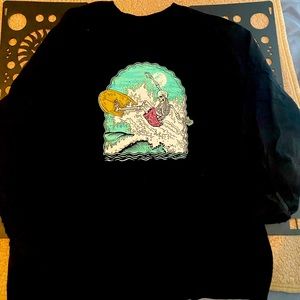 Long sleeve skeleton surfer tee! Size XL!!